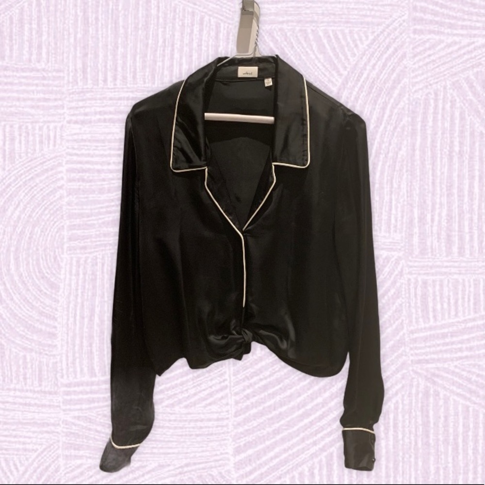 Aritzia Wilfred Silk tie front black and white Pyjama style blouse- size small